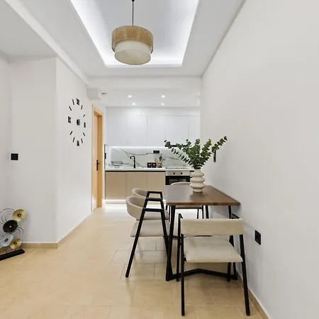 Papanikolis Apts 2 아파트 니드리